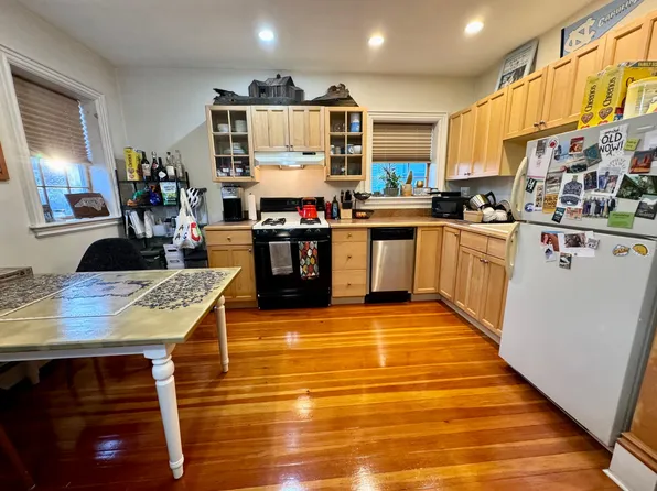 24 Grovenor Rd APT 3, Boston, MA 02130