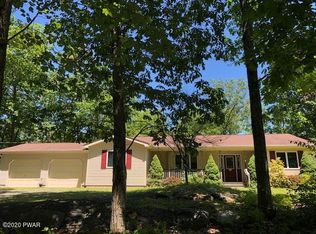 116 Maple Ridge Dr, Lords Valley, PA 18428