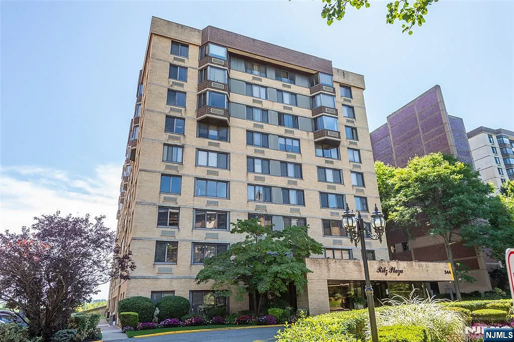 2 bed, 2.0 bath, $3,000 — Photo 1