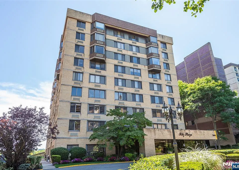 344 Prospect Ave #6E