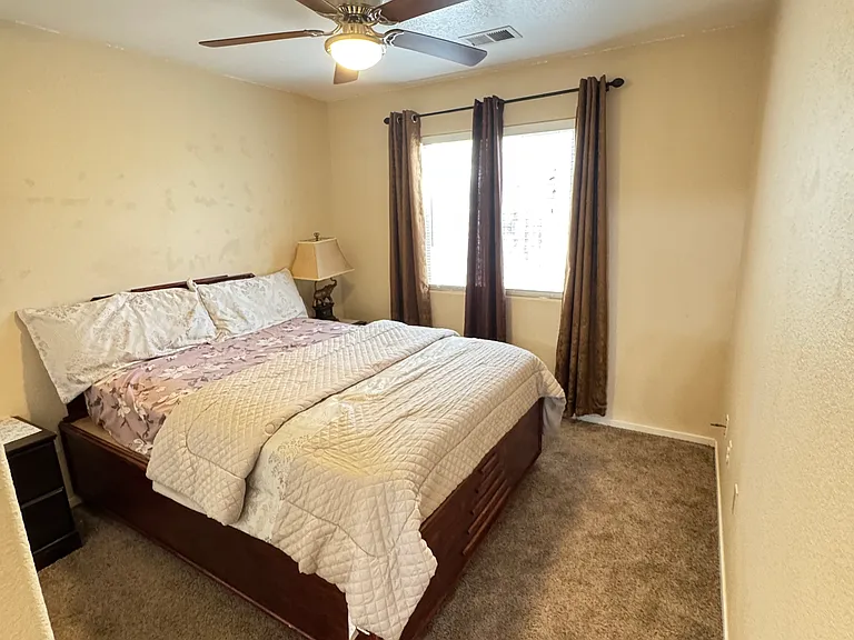 2226 N Vernal Ave — Photo 14