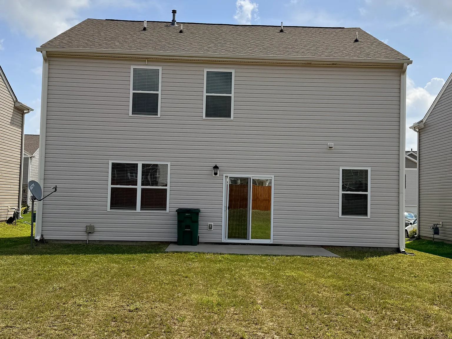 3 bed, 2.5 bath, 2175 sqft, $2,195 — Photo 2