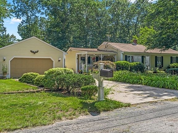 3rd image of 28 Lawrence Rd