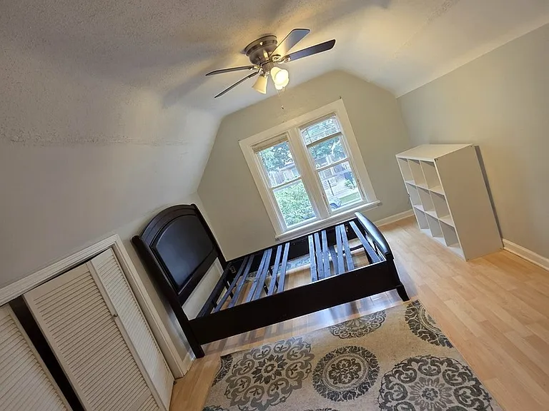 3419 W Beach Ave #2 — Photo 4