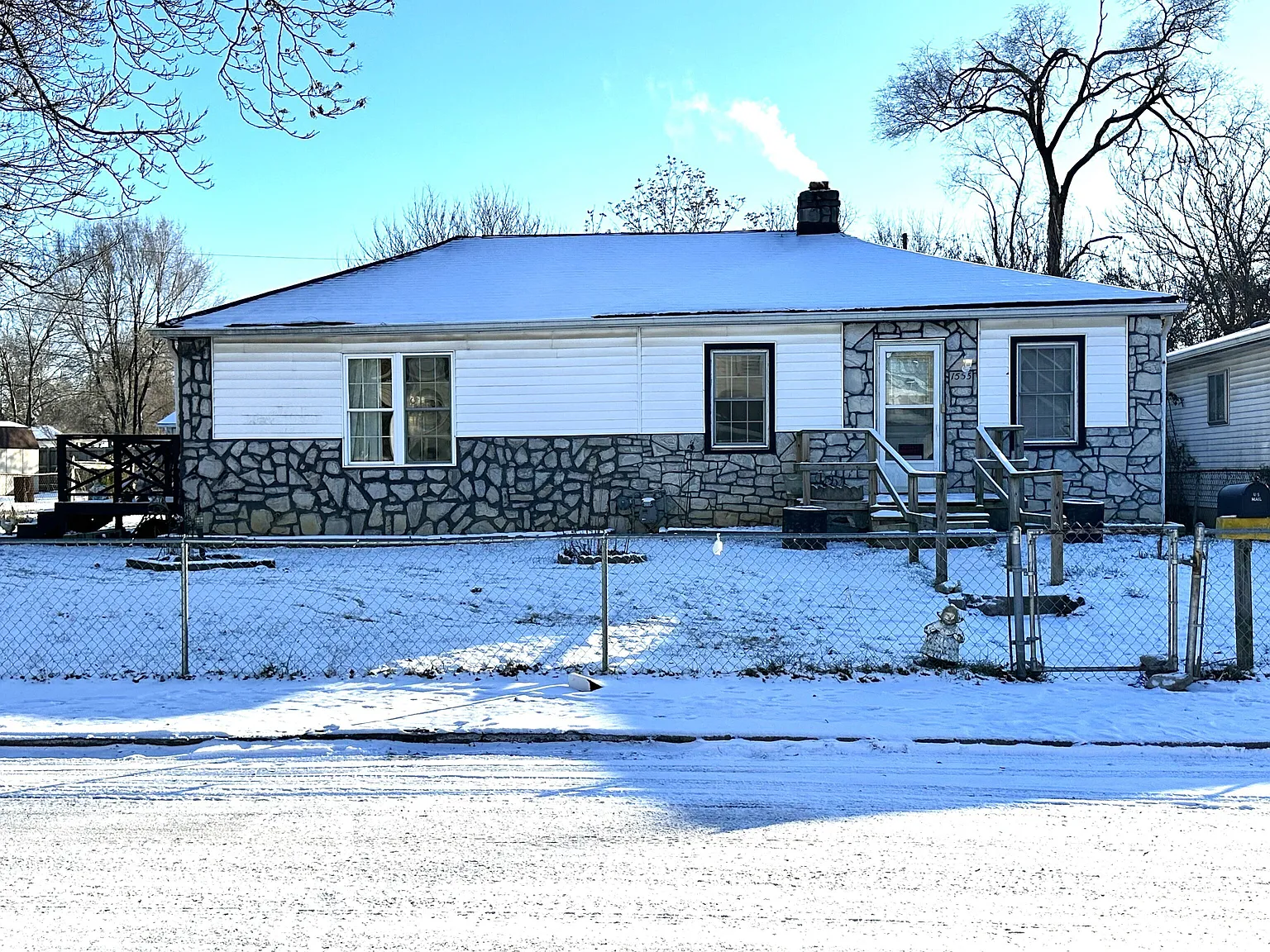 1555 E Gimber St photo 1