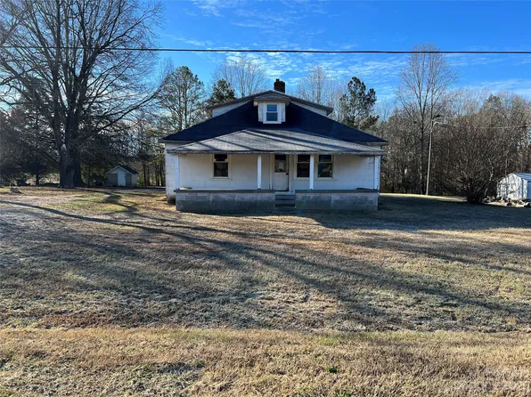 813 Corriher St, Kannapolis, NC 28081