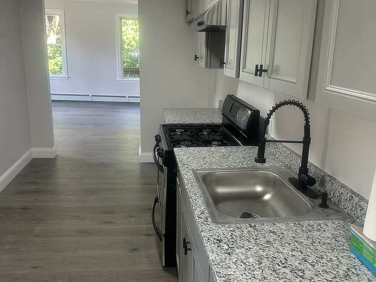 19 Paul St #2 — Photo 3