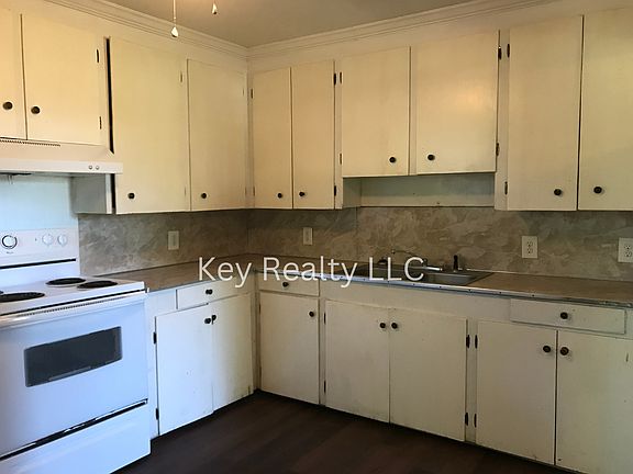 4th image of 210 Ball St
