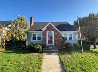 68 Knollwood Ave, Cranston, RI 02910