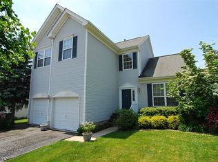 12 Saxton Dr, Hackettstown, NJ 07840