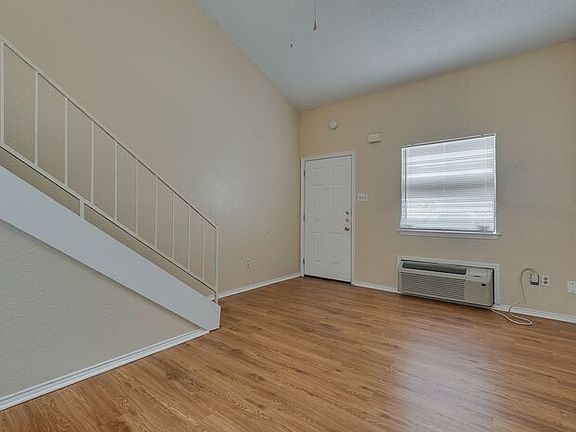 5th image of 520 Bond St APT 13