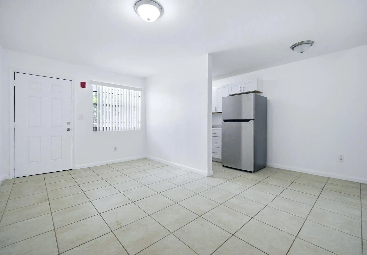 2 bed, 1.0 bath, 750 sqft, $1,745 — Photo 3