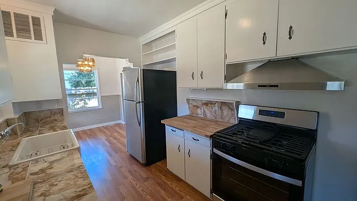 813 Cypress St — Photo 10