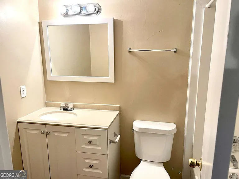 145 Meadowbrook Ct #C — Photo 12