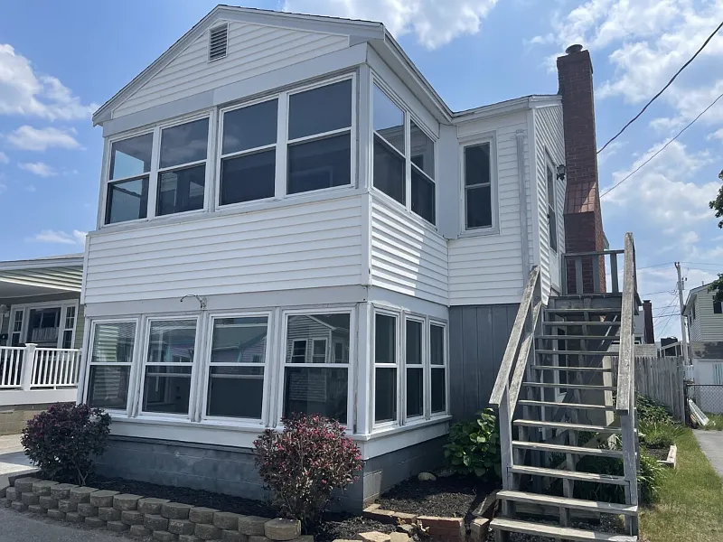 3 bed, $1,800 — Photo 2
