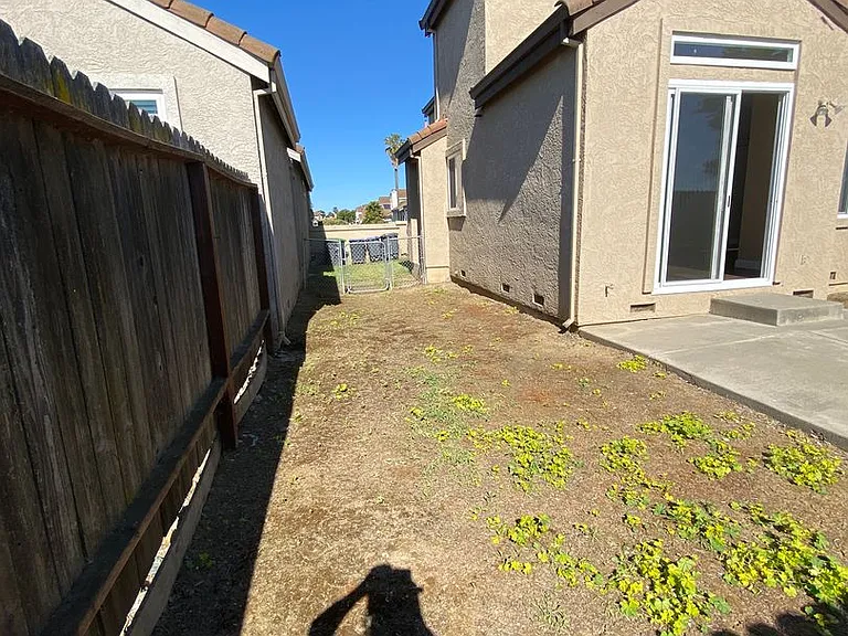 229 Potrero St — Photo 45
