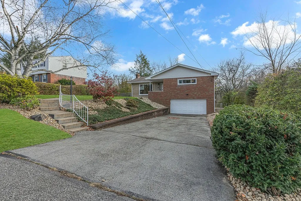 1184 Colgate Dr photo 1
