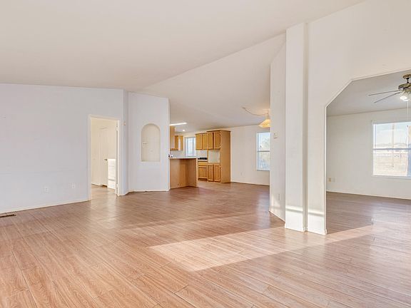 4th image of 2961 W Bonnie Ln