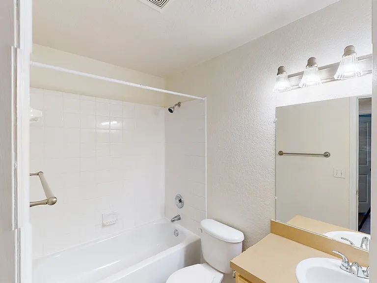 The Breyley Apartments — Photo 73