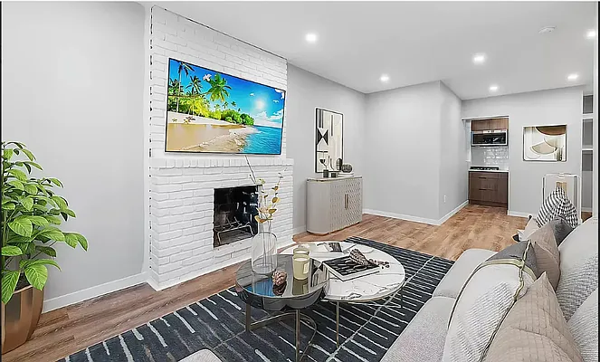 Rented by REAL New York | media 3