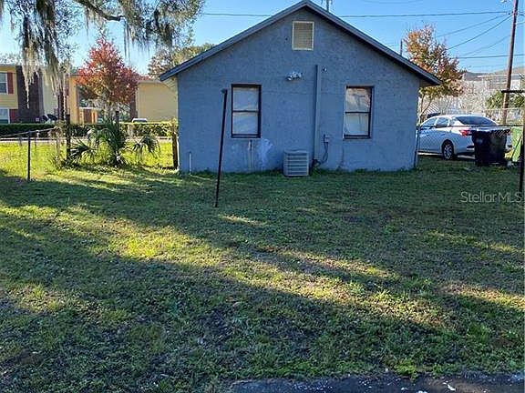 4th image of 907 Alicia Ave