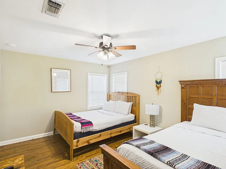 510 S Olive St — Photo 24