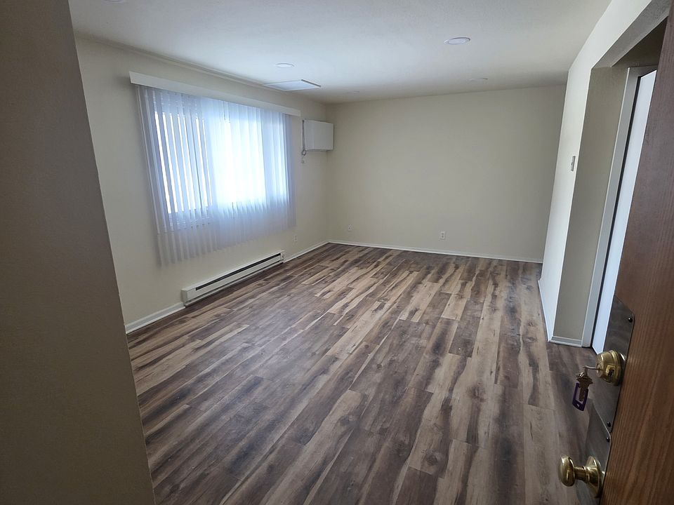 1st image of 3209 Stanford Ln #6