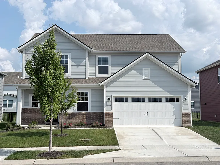 2137 Egbert Rd — Photo 1
