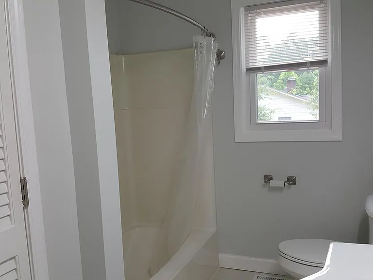 1221 Bethesda Rd — Photo 21