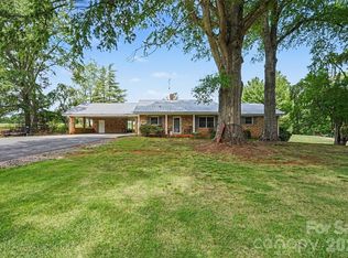 591 Mullis Rd, Union Grove, NC 28689