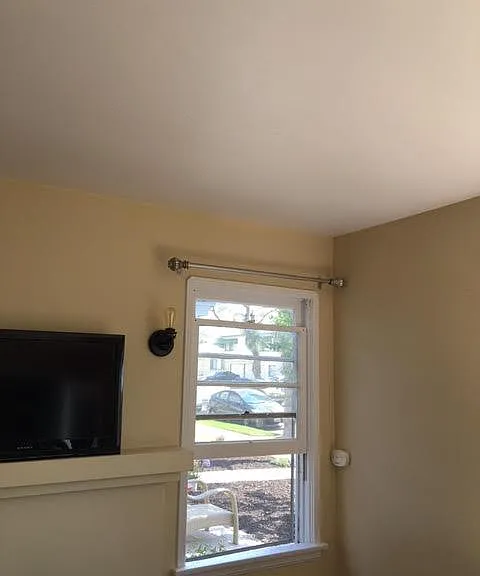 1438 Roycroft Ave — Photo 13