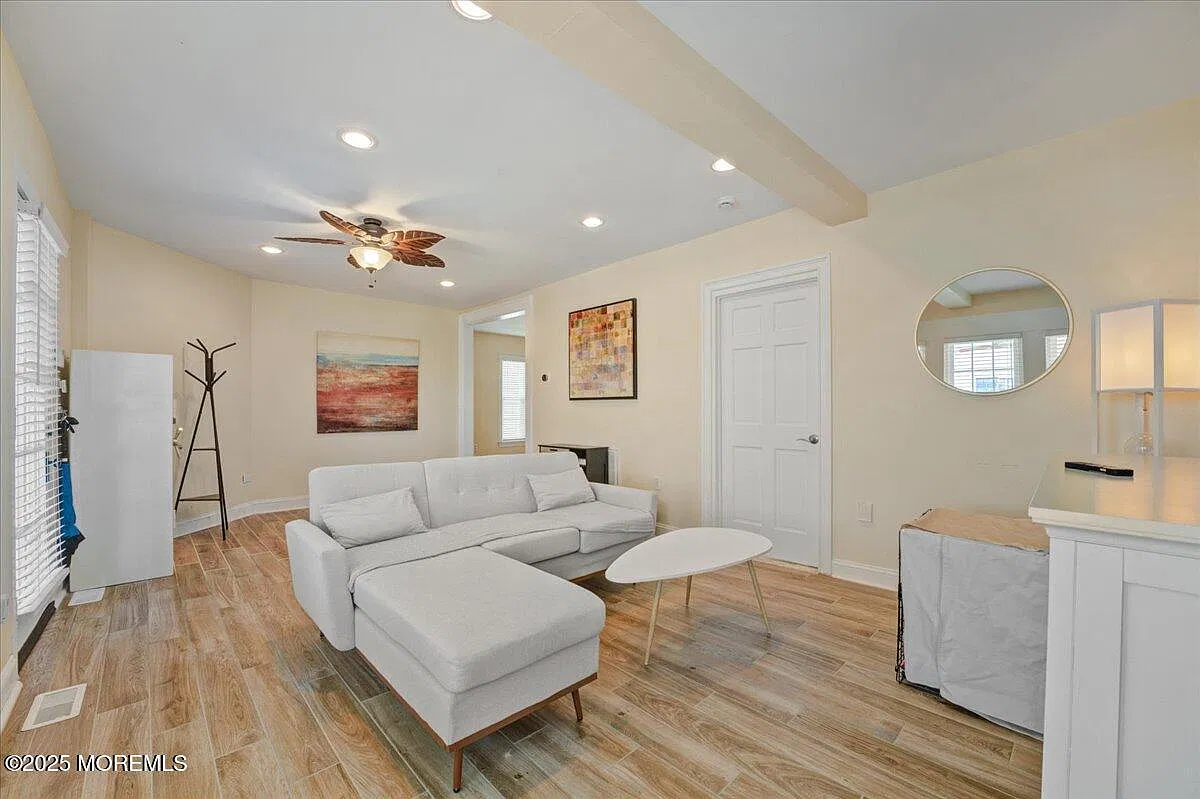 5 bed, $5,500 — Photo 4