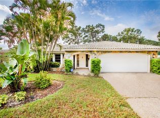 2244 Pine View Cir, Sarasota, FL 34231