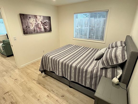2nd image of 4040 Cedar St #3