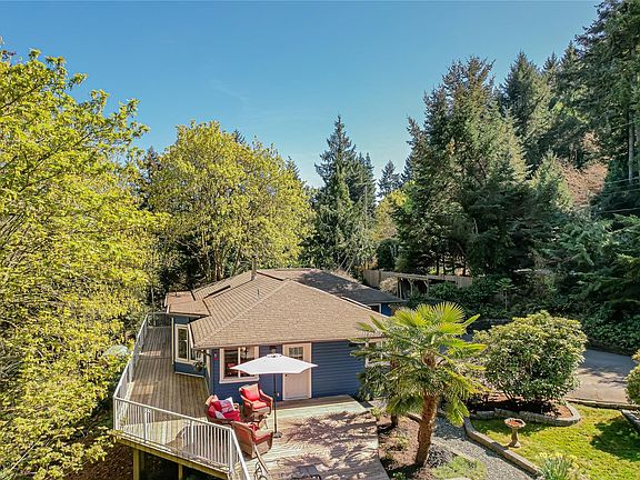3rd image of 170 Woodland Dr