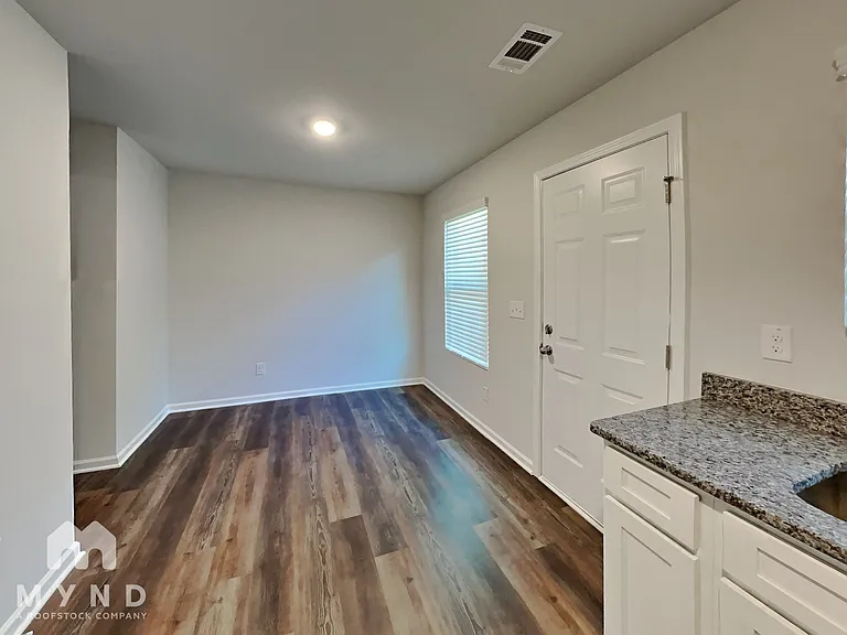1826 Carrington Dr — Photo 6