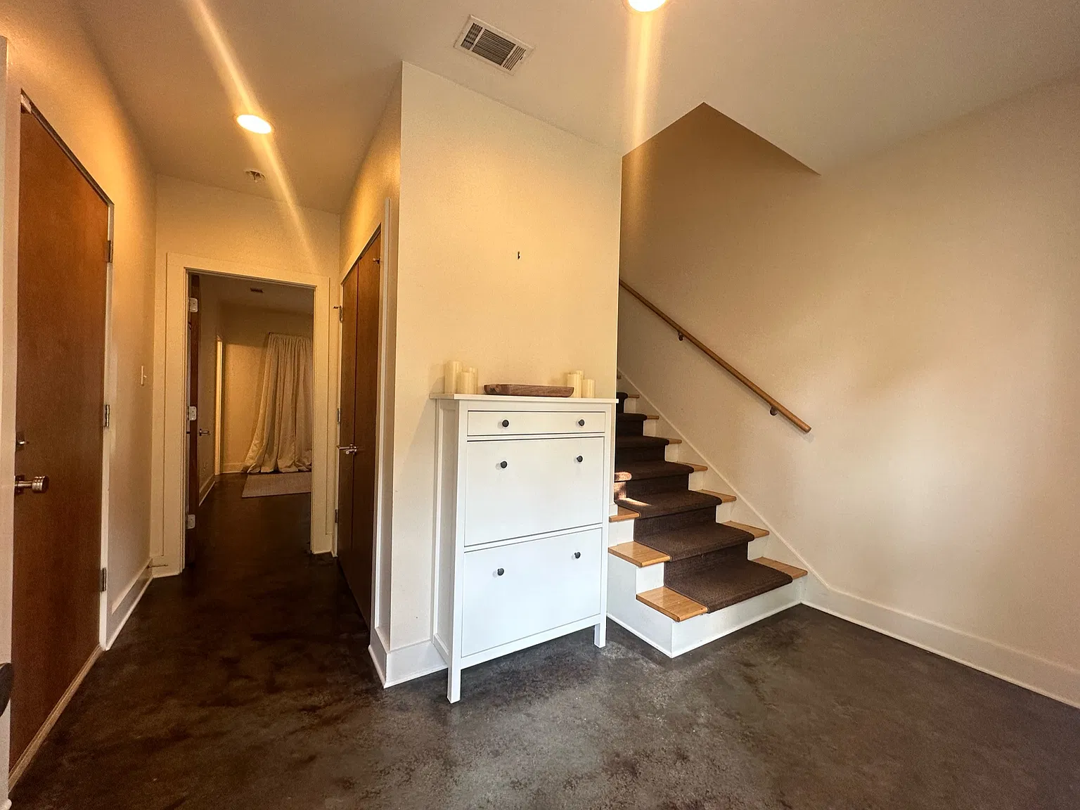 3 bed, 3.5 bath, 2644 sqft, $2,450 — Photo 2