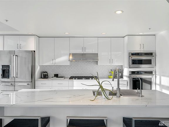 5th image of 1420 Terry Ave Unit 2304