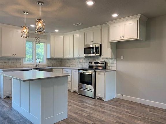 3rd image of 2705 W Kathy Ln