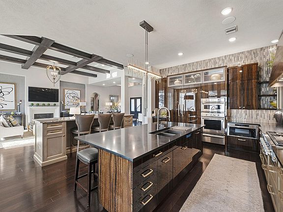5th image of 4711 Miramont Cir