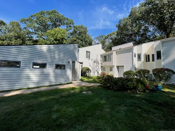 8 Currier Way #8, Cheshire, CT 06410