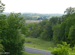110 Featherdale Cir, Fayetteville, PA 17222