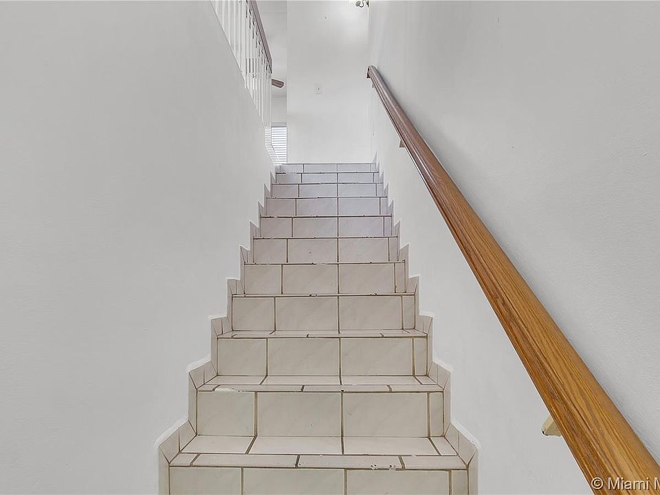 Lago Grande Condominiums Hialeah, FL Zillow