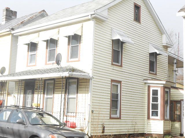 2nd image of 149 W 4th St