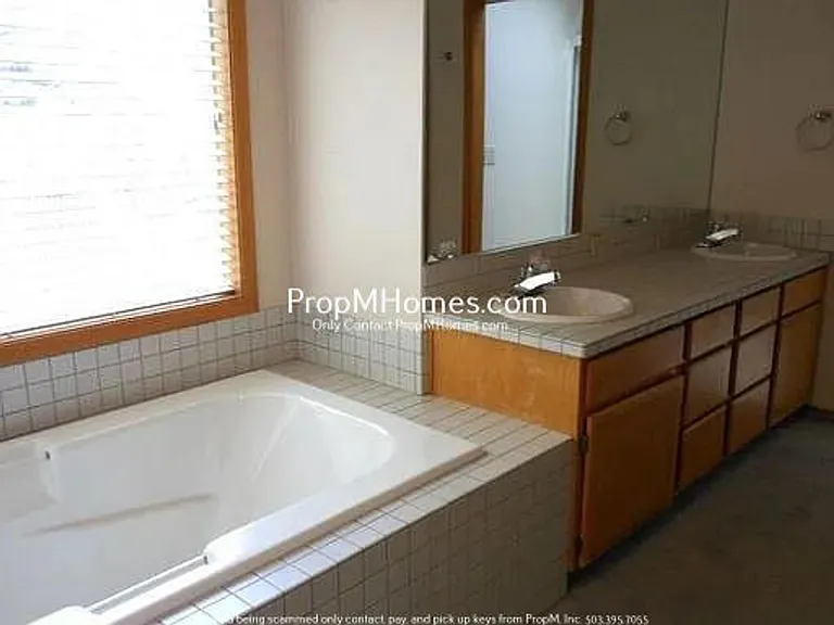 5099 Greensborough Ct — Photo 8