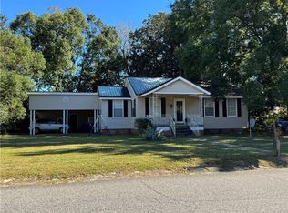 101 5th St, Chickasaw, AL 36611