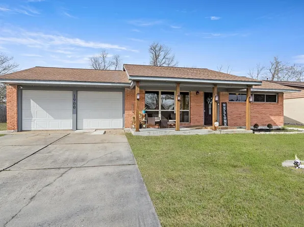 1900 Wildwood Ave, Orange, TX 77632