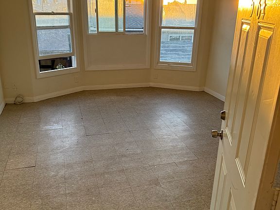 5th image of 5164 Imperial Ave #3