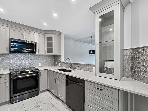 3rd image of 13680 84th Ave #404