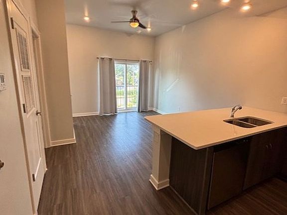 2nd image of 728 E Brookhaven Cir #303